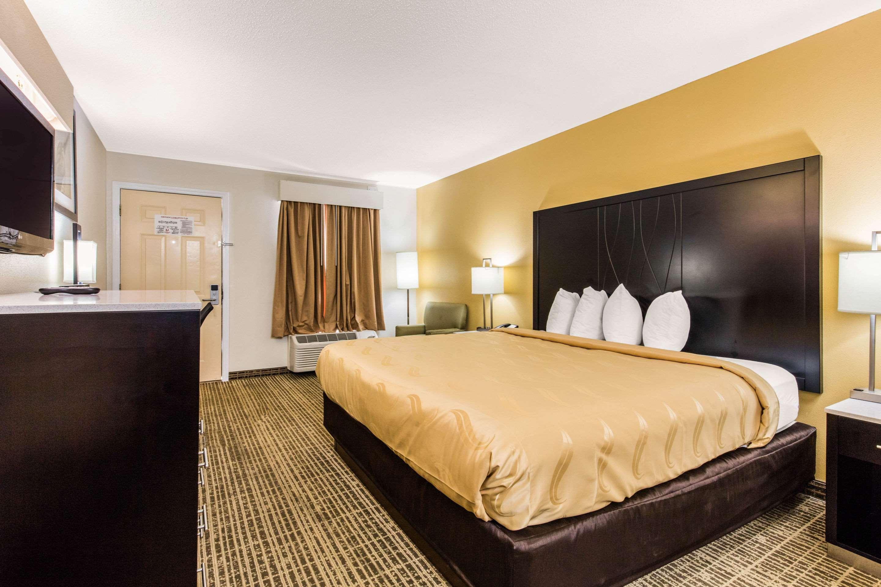 Quality Inn Trussville I-59 Exit 141 Exterior photo