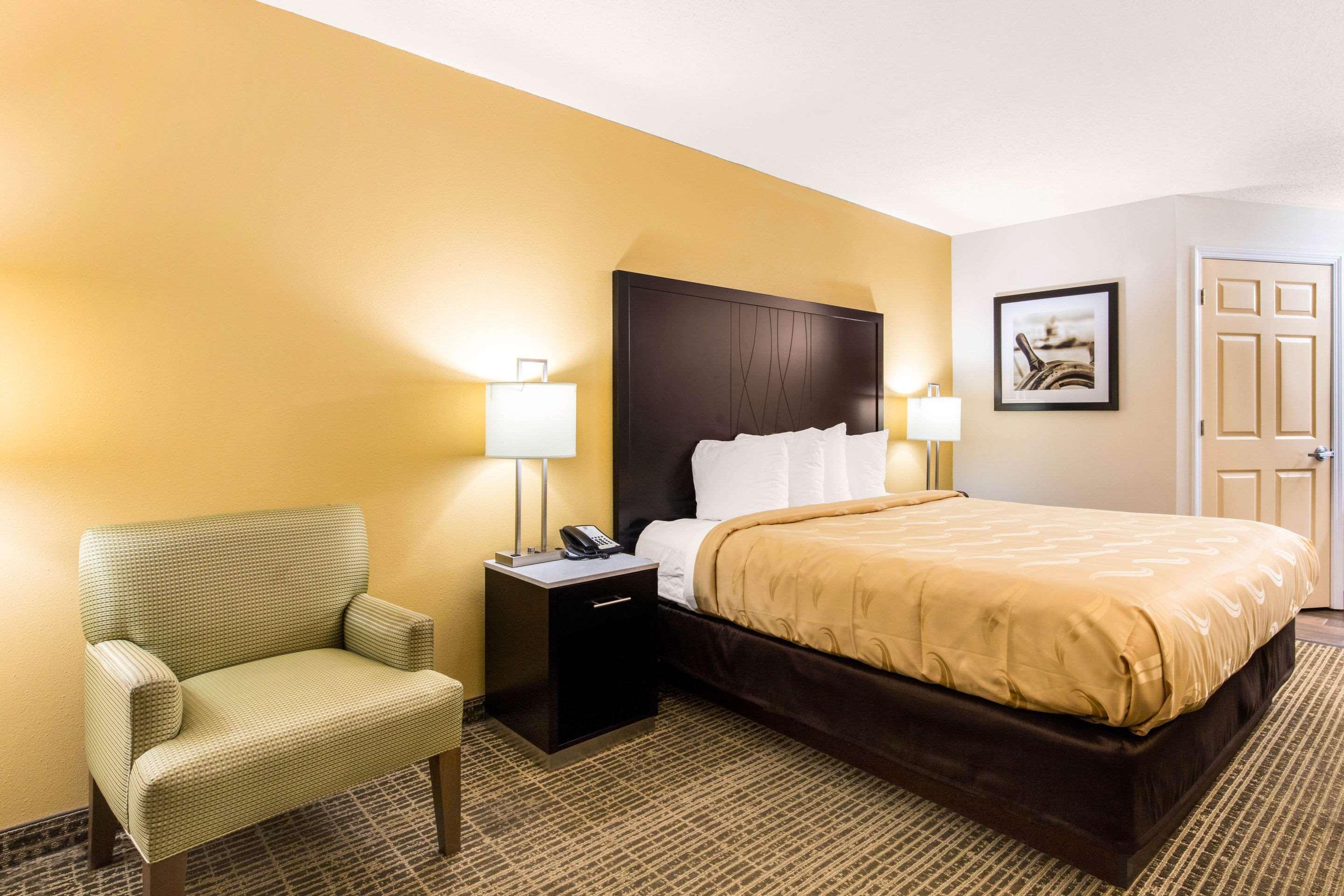 Quality Inn Trussville I-59 Exit 141 Exterior photo